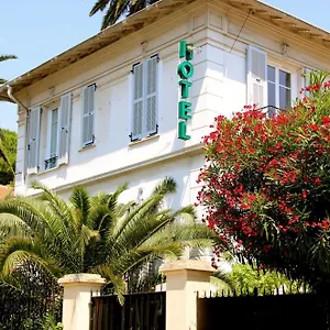 https://hotel-villa-les-cygnes.fr-provencehotel.com